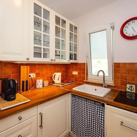 Apartment Agava-miran Odmor Uz Borovu Sumu *