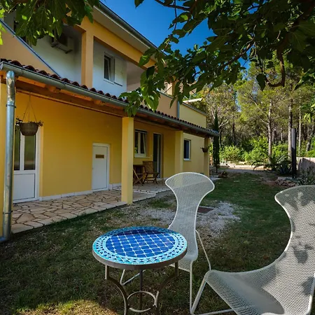 Apartment Agava-miran Odmor Uz Borovu Sumu *